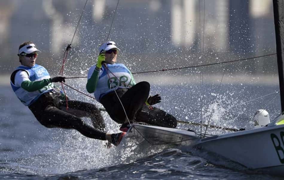 Scheidt que nada! Brasileiras da vela 'namoram' ponta e brigam pelo ouro