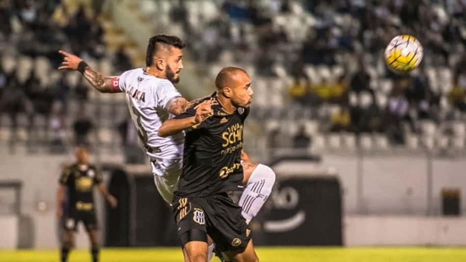 Ponte Preta é mais eficaz, vence o Figueirense e segue próxima do G4