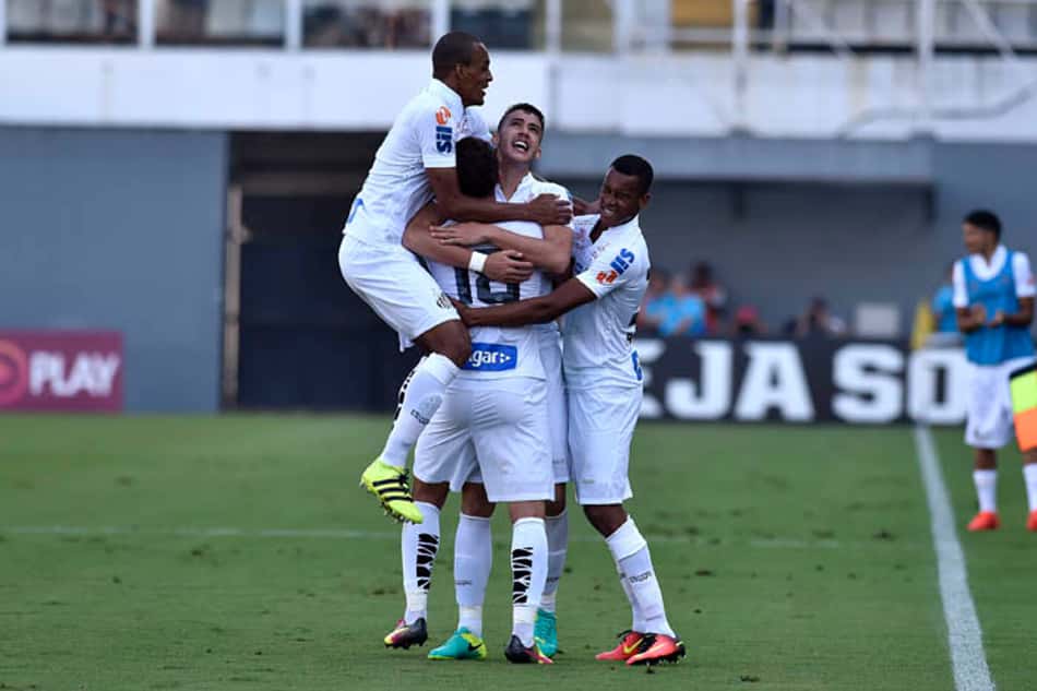 Oliveira segue fora, e Paulinho volta a ser relacionado no Santos
