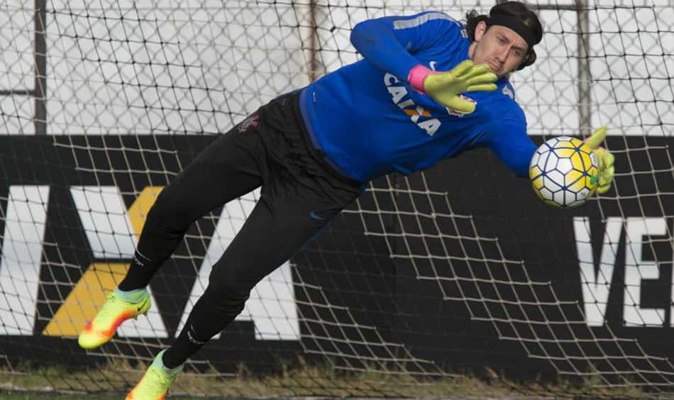 Cássio analisa a má fase do Timão: 'Alguns estão se adaptando à pressão'