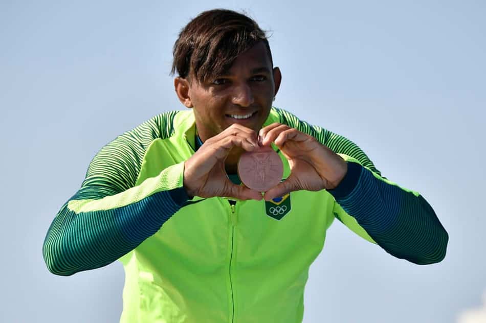 O Brasil teve 19 medalhas no Rio de Janeiro, sendo 7 de ouro, 6 de prata e 6 de bronze. Destaque para Isaquias Queiroz, com três 