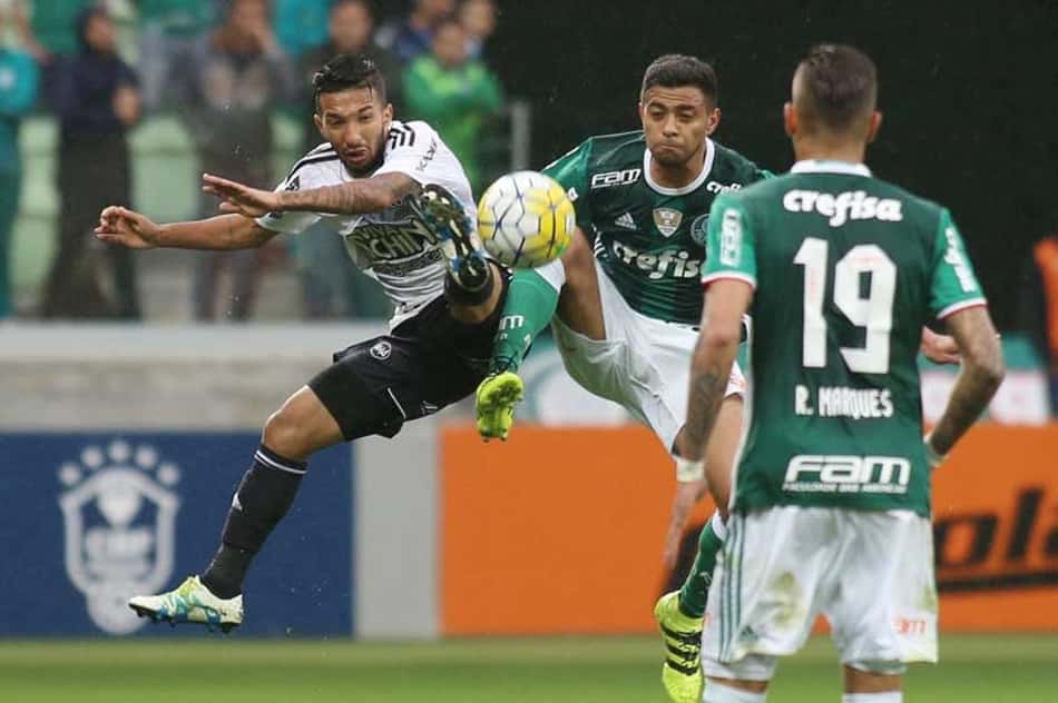 Palmeiras só empata com a Ponte Preta e vê rivais se aproximarem