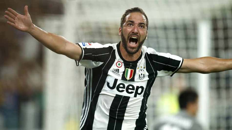 Chiellini elogia reforços: 'Com Pjanic e Higuaín, faremos algo lendário'