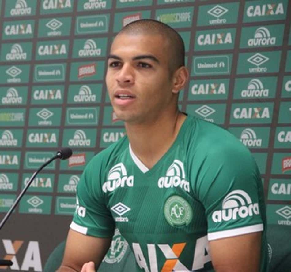 Caramelo espera dar 'dor de cabeça' a Caio Júnior na Chape