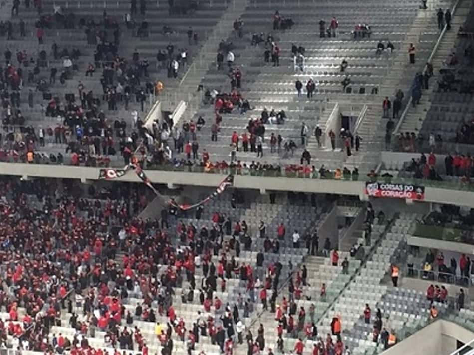 faixas torcida Atlético-PR