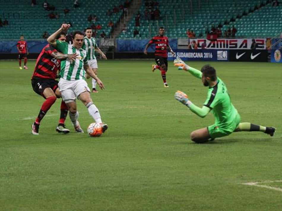 Coritiba minimiza revés contra Vitória e aposta em classificação em casa