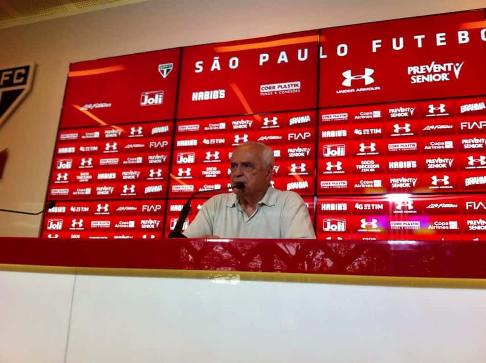 Leco vê invasão como 'orquestração política' e já aciona autoridades