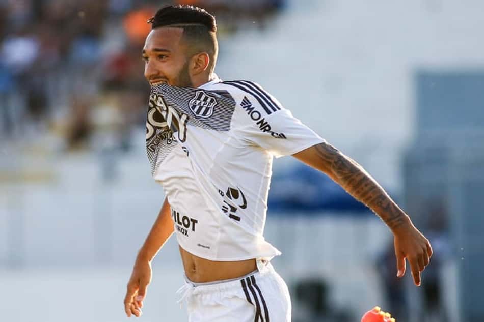 Clayson afirma que Ponte poderia ter feito mais gols no Corinthians