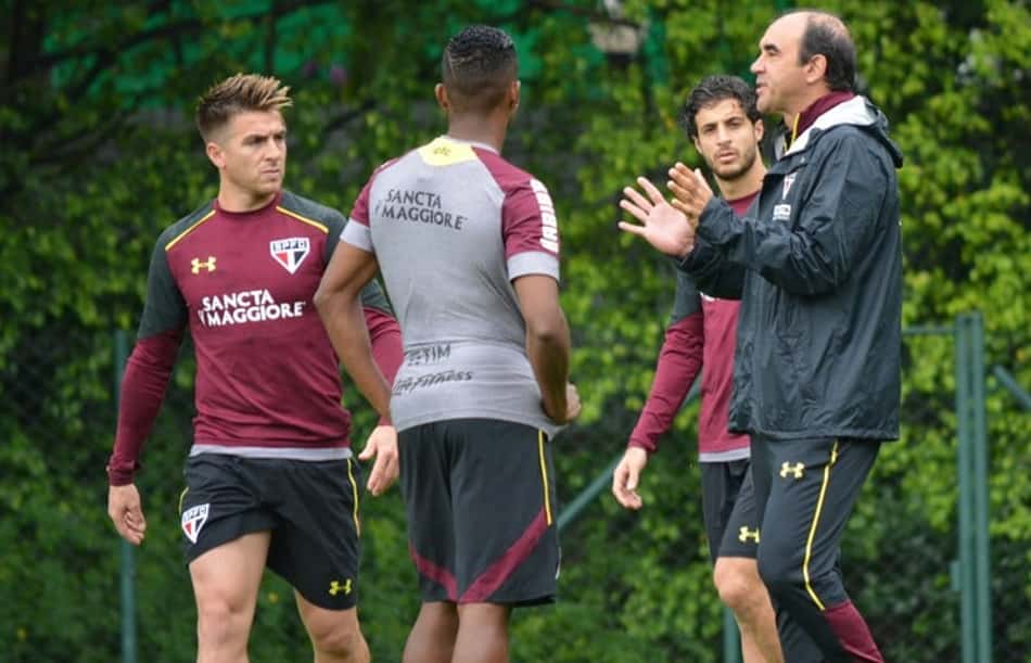 Volta de diretor anima, mas falhas no campo preocupam o São Paulo