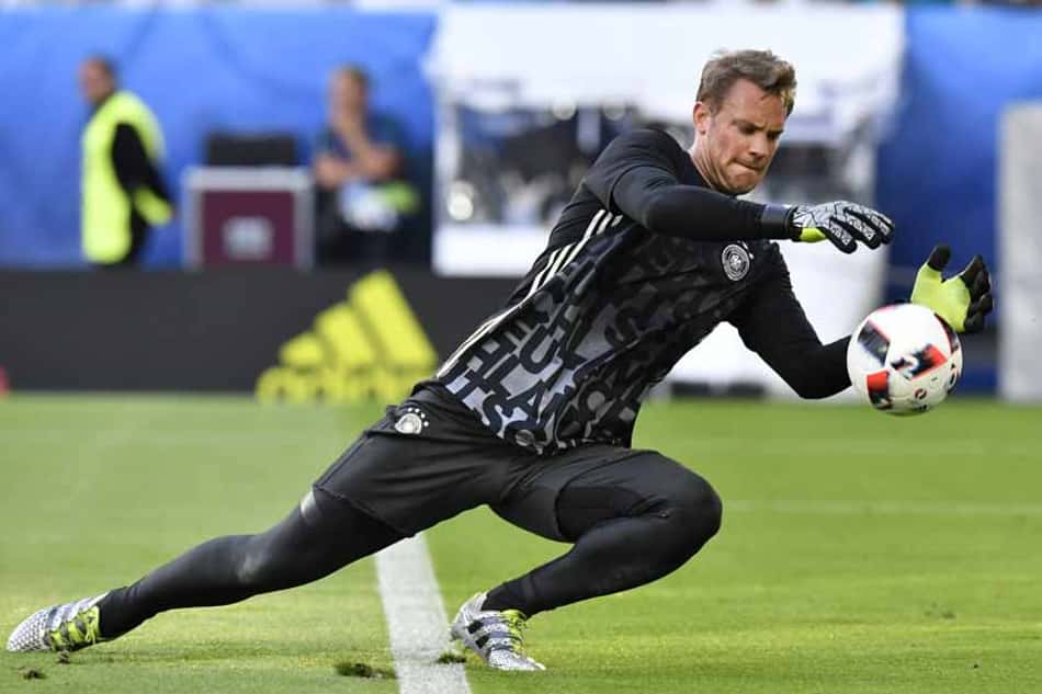 Lenda do futebol alemão quer a saída de Neuer da equipe de Joachim Löw