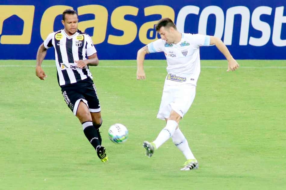 Em casa, Ceará empata com o Avaí e deixa vice-liderança escapar
