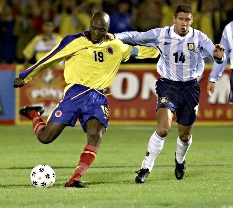 Em dia de Brasil e Colômbia, Rincón fala do jogo ao L! e compara estilos: 'Não vejo alguém tão perto de mim'