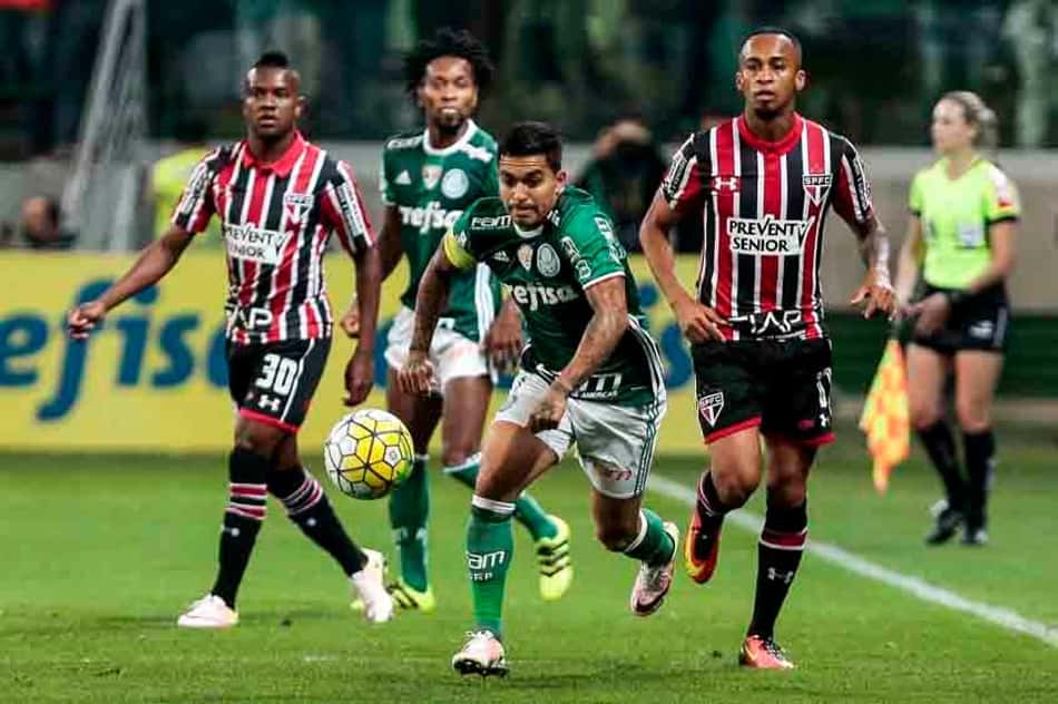 Verdão vence o São Paulo com gols de zagueiros 