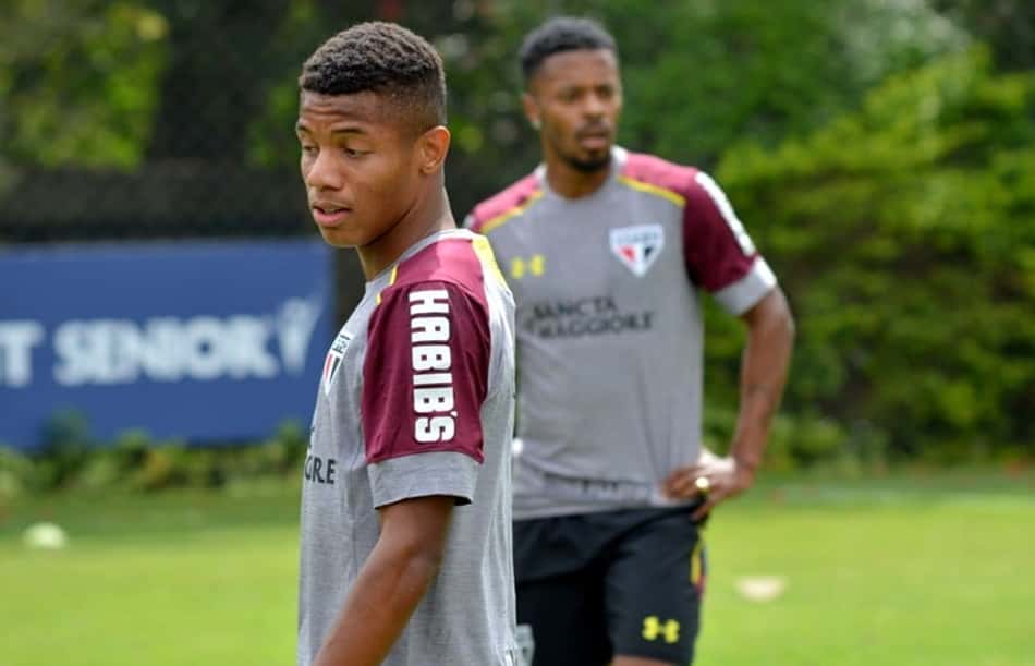 Neres volta ao time titular, mas São Paulo segue com disputa na armação