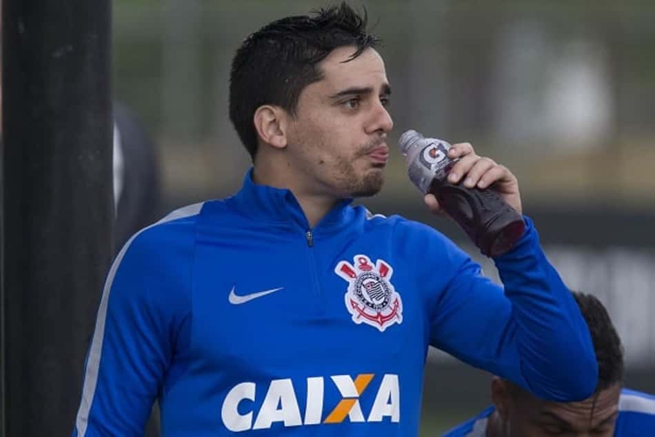 Fagner pode voltar ao Corinthians em clássico