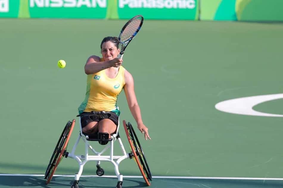 Brasileiros disputam torneio de tênis em cadeira de rodas
