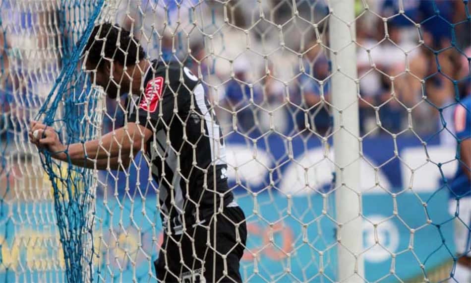 Super-Raio X: Apenas um time do Brasileirão jogou menos que o 'recordista' europeu em 2016