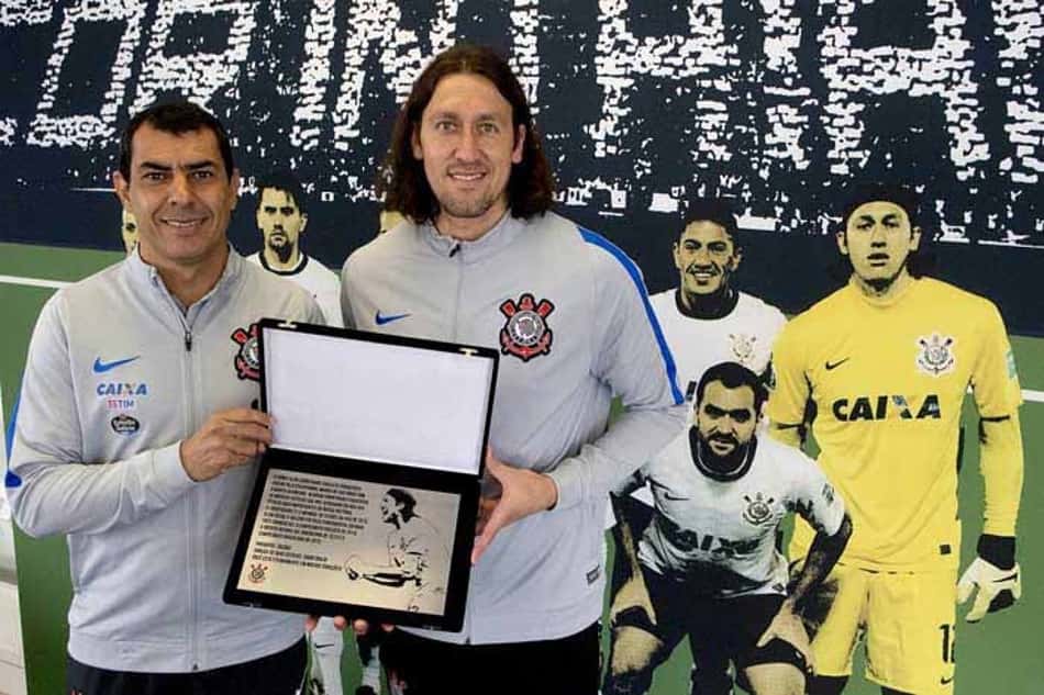 Cássio fará 250 jogos pelo Timão e foi homenageado