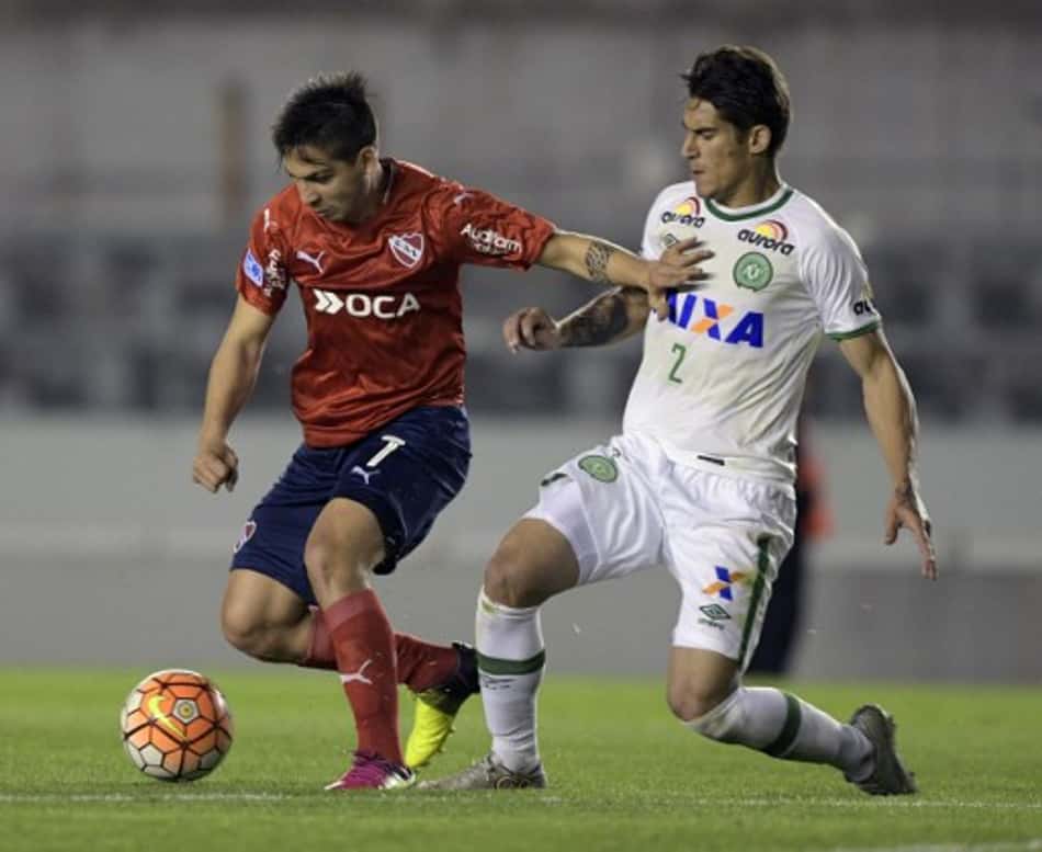 Sul-Americana: Chapecoense se fecha e segura o 0 a 0 com o Independiente