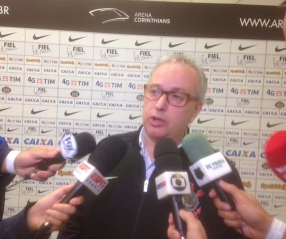 Roberto de Andrade, em entrevista na Arena (Foto: Bruno Cassucci)