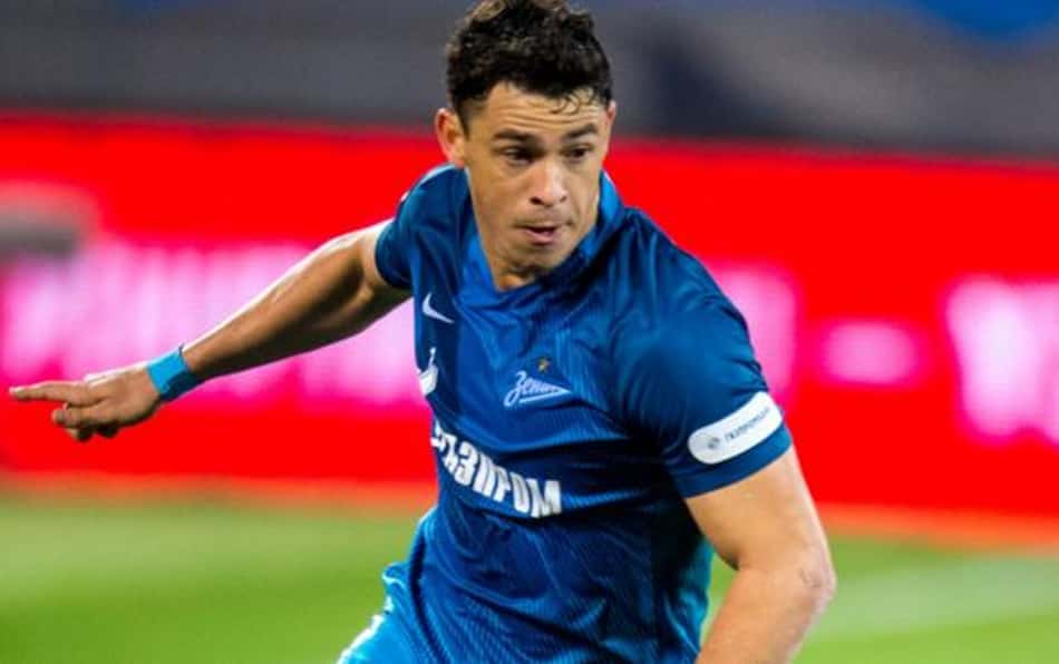 Giuliano marca de letra e chega a sete gols em sete jogos pelo Zenit