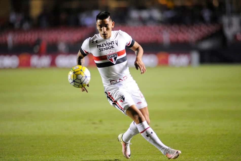 Renovação de Lugano faz São Paulo ter pressa para negociar Centurión