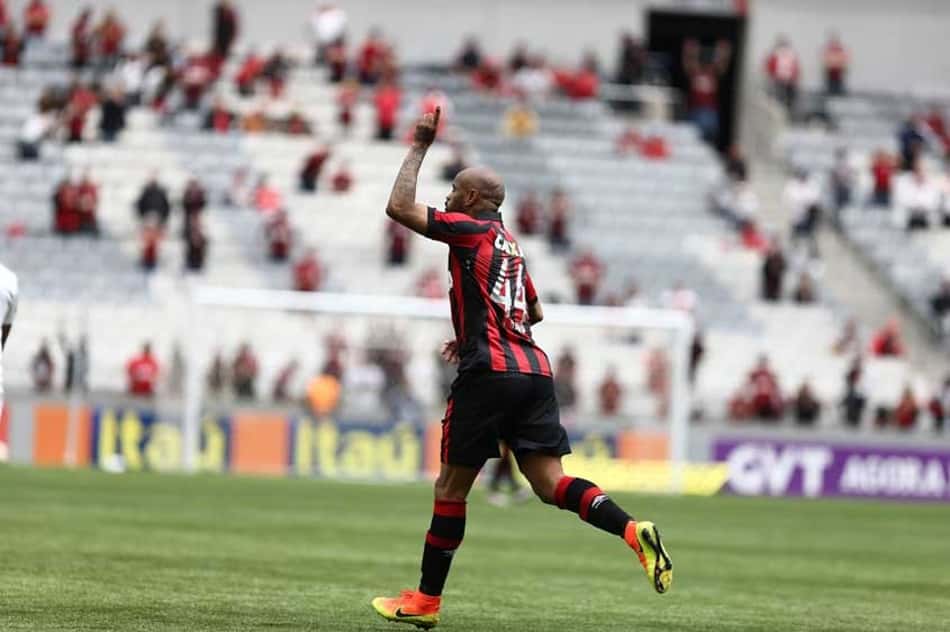 Atlético-PR x Ponte Preta