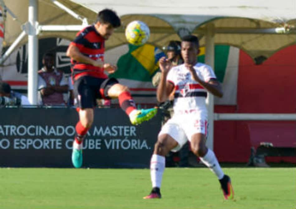 TEMPO REAL! Vitória derrota o São Paulo no Barradão. Confira a repercussão