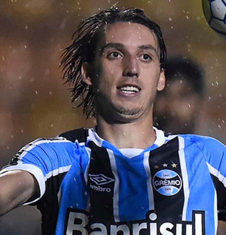Ainda sem Geromel, Grêmio treina finalizações no CT Luiz Carvalho