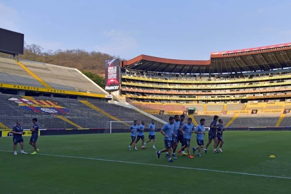 Barcelona tenta aproveitar boa fase recebendo o Junior Barranquilla