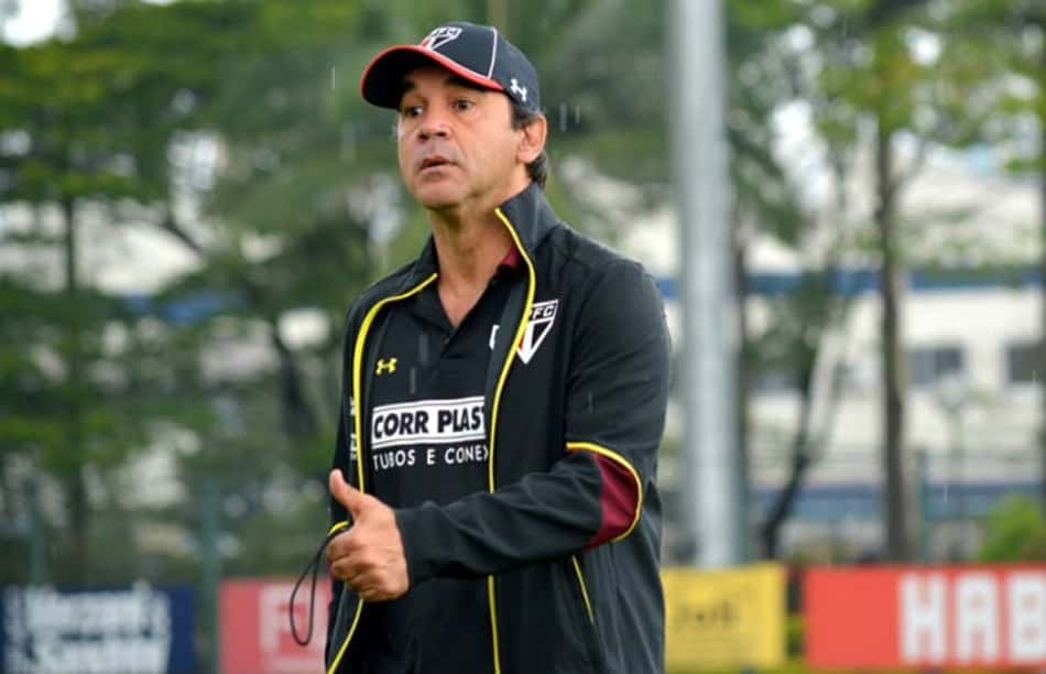 Ricardo Gomes dá dica, mas mantém mistério sobre escalação do Tricolor