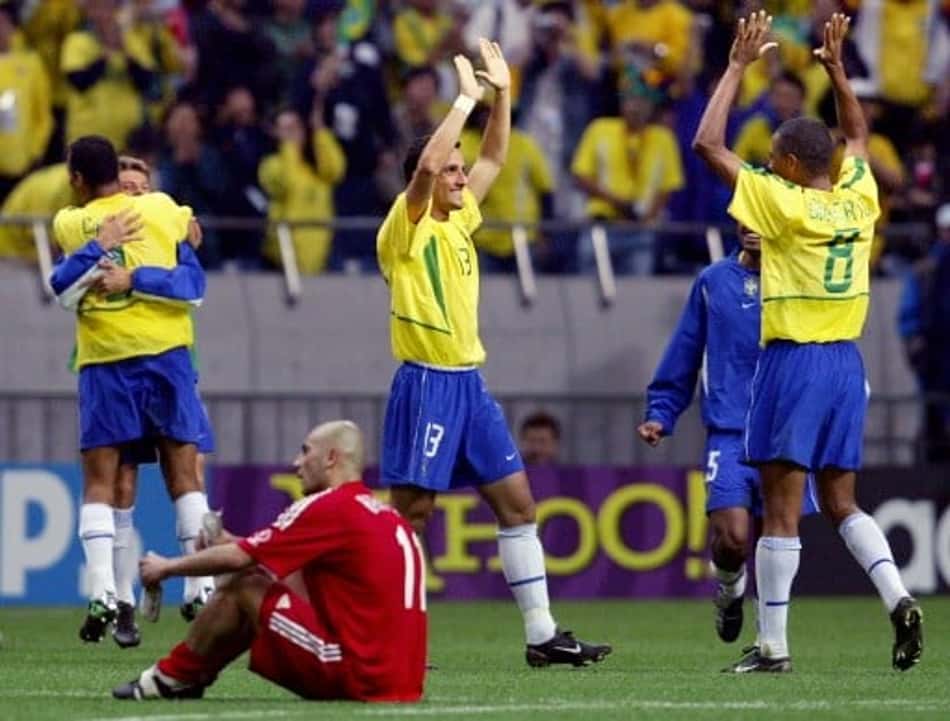 Há 16 anos, Brasil bateu turcos e foi à final da Copa pela última vez