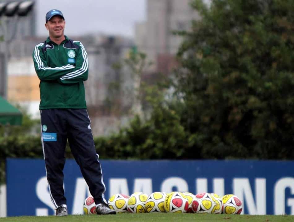 Técnico do Palmeiras em 2010, Zago projetou retorno para 'terminar' trabalho encerrado precocemente 