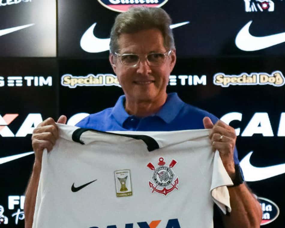 AO VIVO! Coletiva de dirigente e apresentação de Oswaldo no Timão
