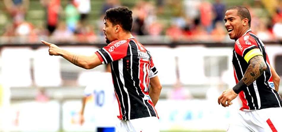 Com gol no início da partida, Joinville bate o Paraná