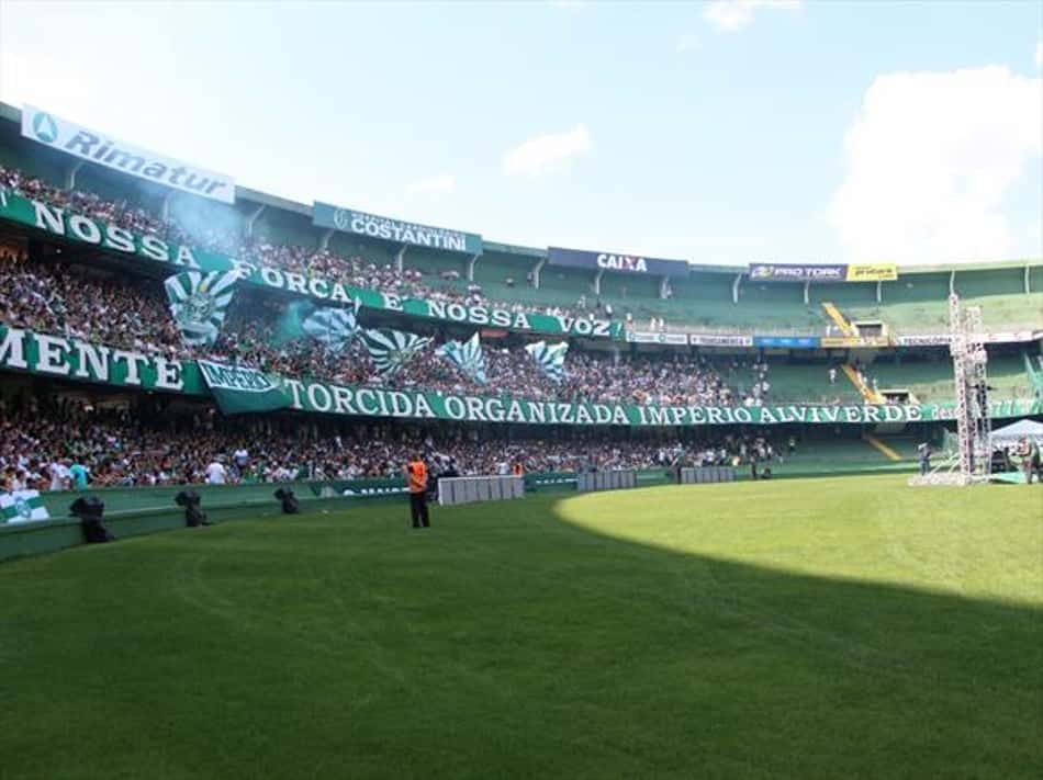 Coritiba quebra o recorde de público do futebol paranaense em 2019