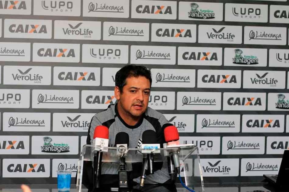 Marquinhos Santos prega respeito ao time reserva do Grêmio