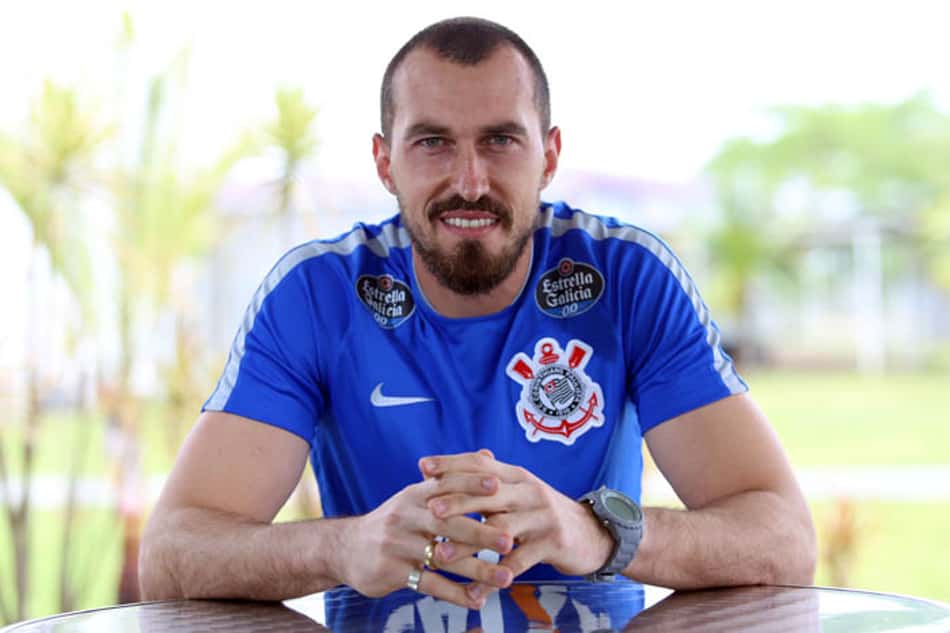 Goleiro Walter iniciará trabalhos em campo na próxima semana