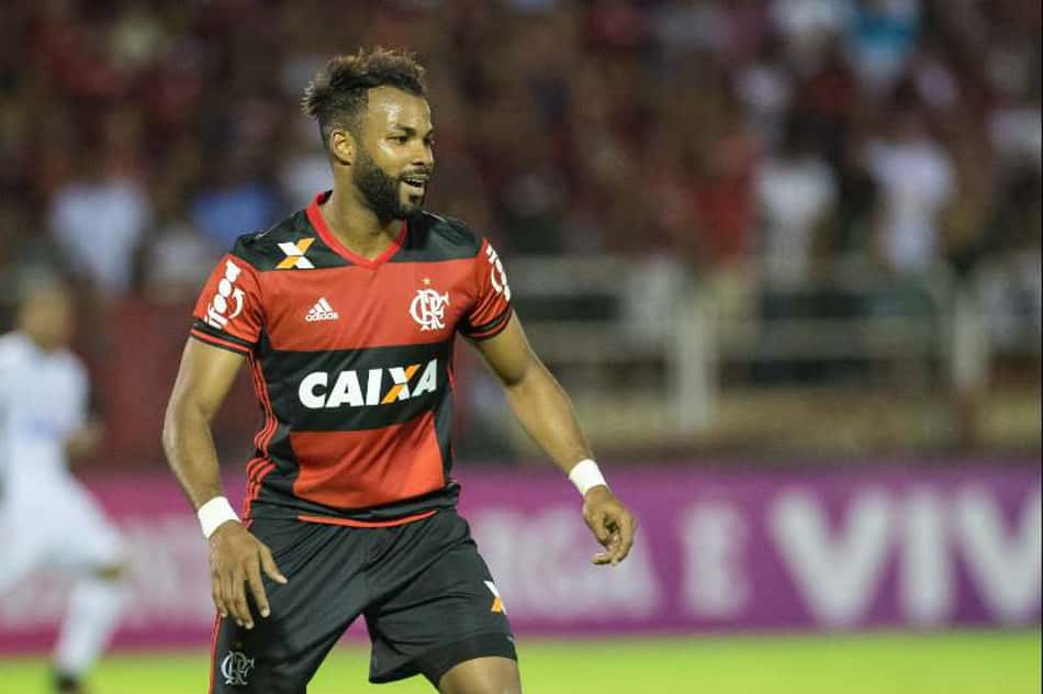 Fernandinho chegou ao Fla em abril e cresceu no segundo semestre 