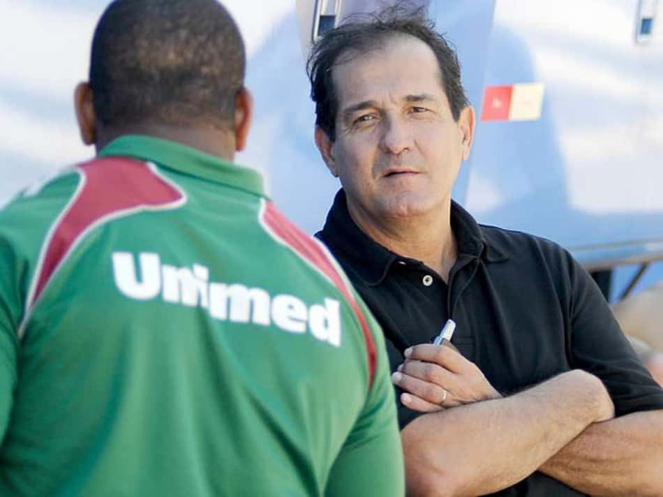 Muricy Ramalho (29/04/2010 – 13/03/2011): Campeão Brasileiro em 2010, Muricy foi mantido por Peter quando assumiu, mas deixou o clube meses depois, alegando falta de estrutura (54 jogos - (28v/15e/11d)) 