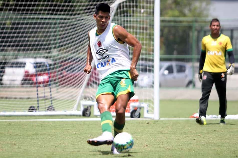 Julio dos Santos confirma possível volta ao Cerro nos próximos meses