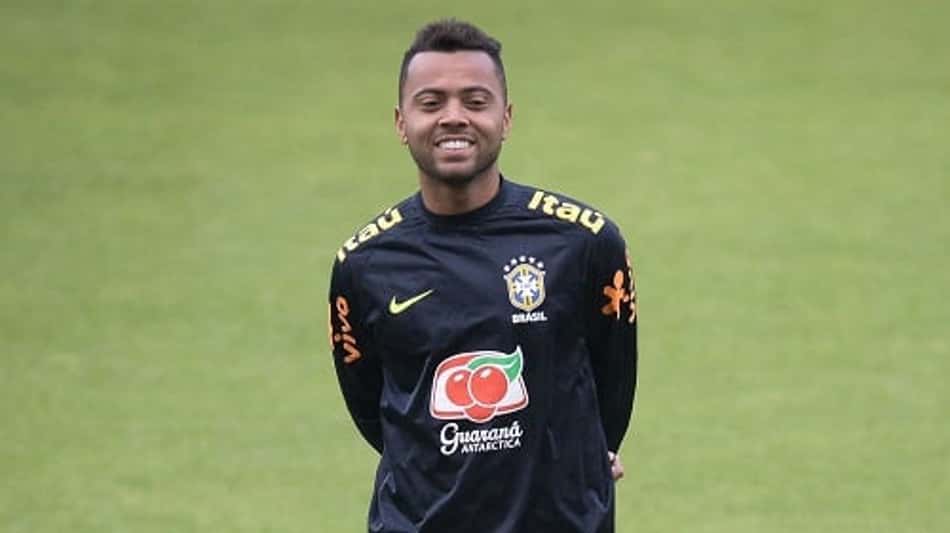 Atlético-MG recusa oferta da China e define valor de Rafael Carioca