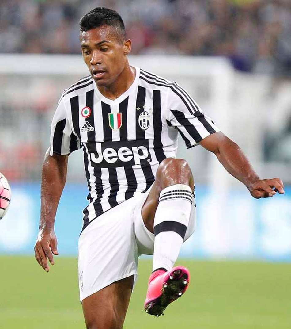 Veja imagens de Alex Sandro pela Juventus