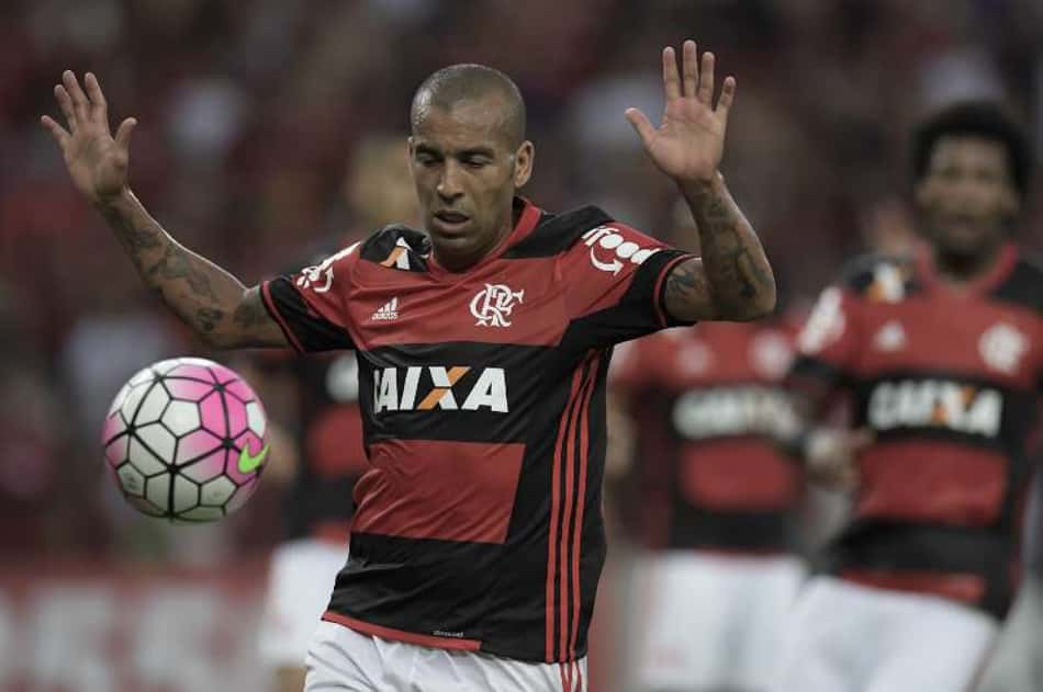 Presidente da Chapecoense admite contato com Emerson Sheik