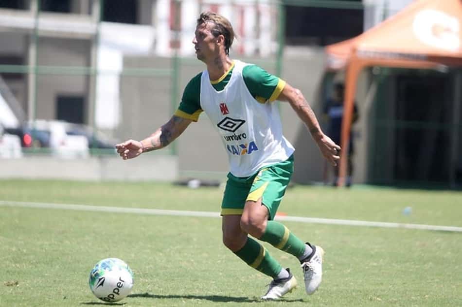Contrato de Diguinho no Vasco chega ao fim; apenas Julio Cesar segue afastado