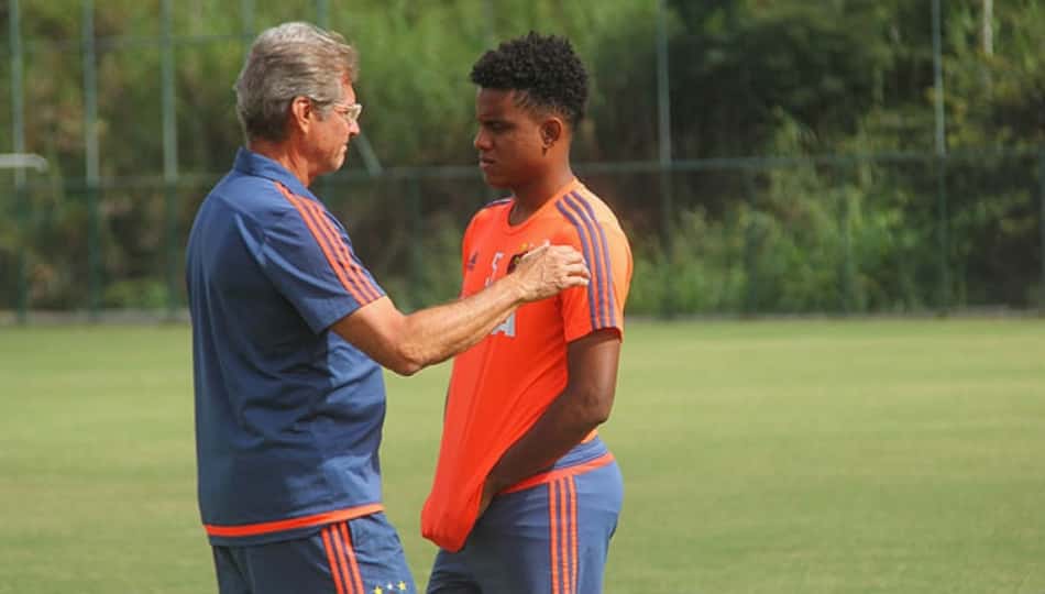 Saiba o que falta para o Corinthians avançar as negociações com Rithely