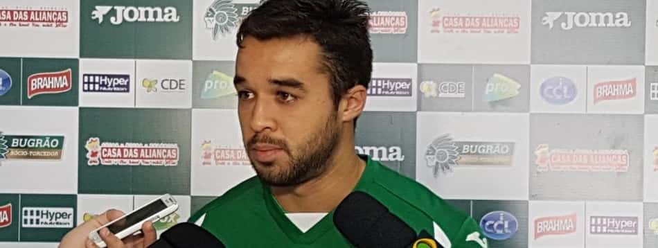Guarani anuncia empréstimo de lateral ex-Fla ao Vasco até dezembro