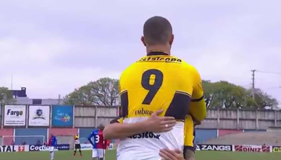 Paraná perde para Criciúma em casa, mas garante permanência na Série B