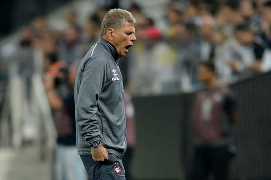 "O futebol brasileiro não está bem", analisa Paulo Autuori