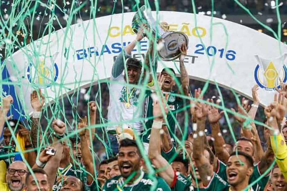 Palmeiras campeão 2016: 80 pontos - 2º Santos (71) - 9 pontos 